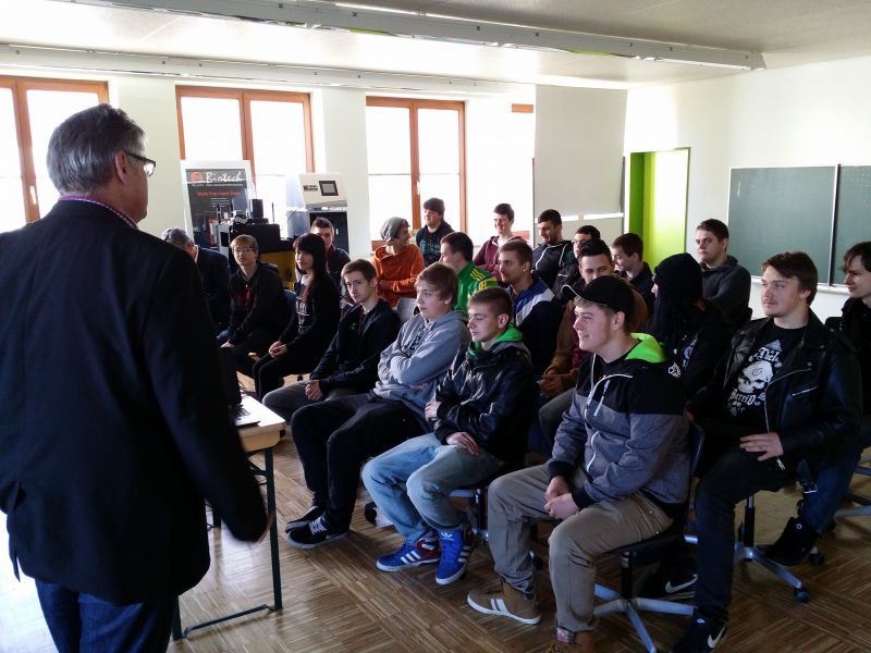 Anlagenmechaniker zu Besuch an der Technikerschule