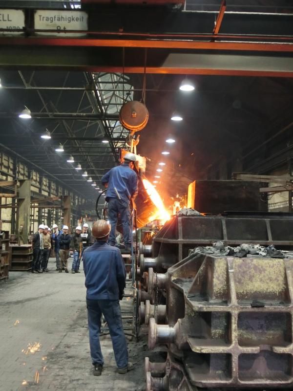 Technikerschule Roding erlebt das Gießen kernintensiver Gussteile