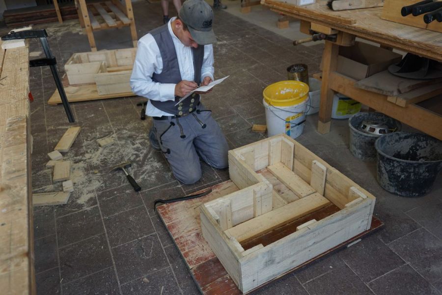 Maurer absolvieren Zwischenprüfung