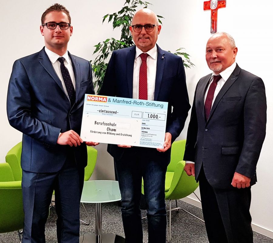 Großzügige Spende der Manfred-Roth-Stiftung