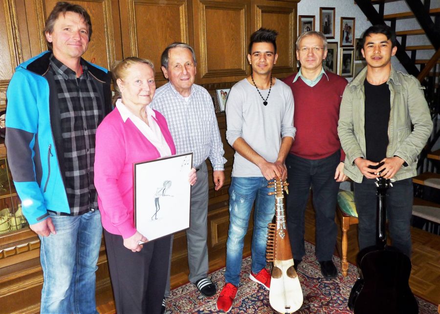 Großzügige Spende für Flüchtlingsbeschulung