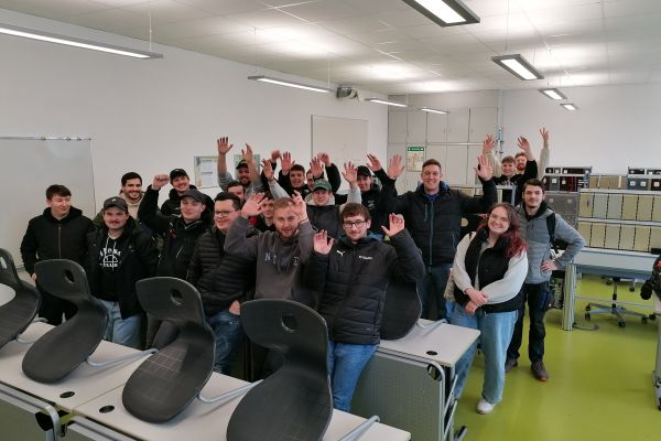 Hoch die Hände! 21 neue Fachkräfte für das heimische Handwerk