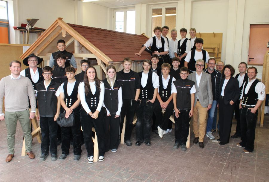 Außenstelle Furth im Wald: Begrüßung der Schüler im Berufsgrundschuljahr Zimmerer