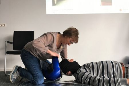 Erste Hilfe leisten: HELD sein leicht gemacht