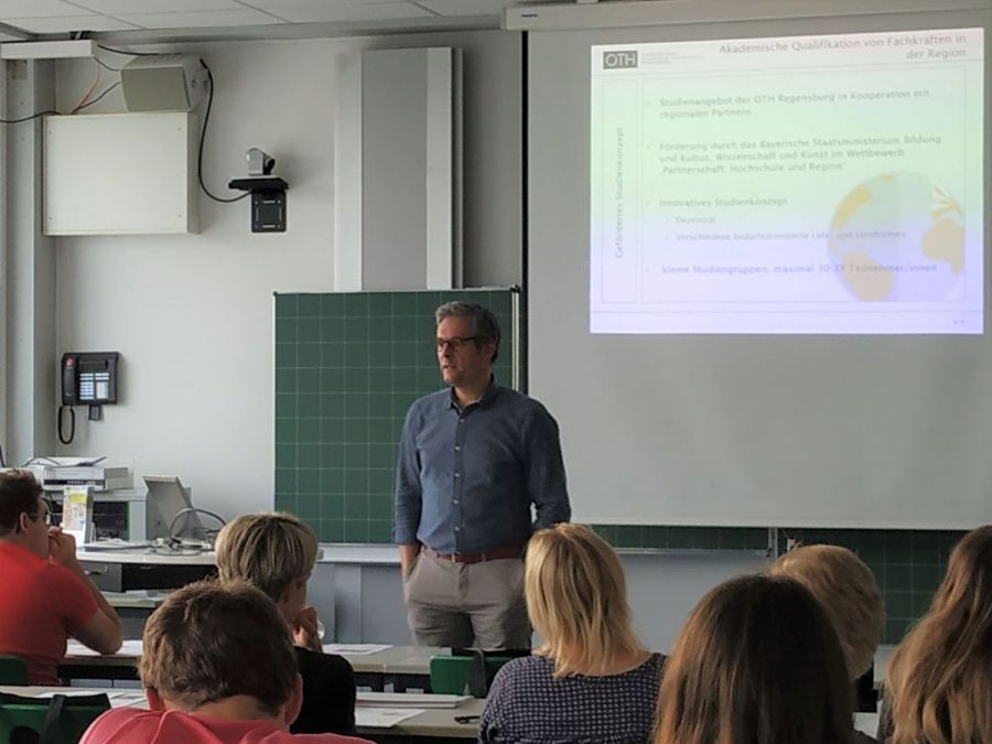OTH an der BS Cham: Gut besuchte Inforeihe zum Bachelor "Soziale Arbeit"