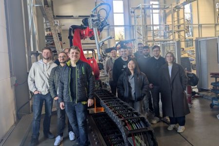 Technikschüler zu Besuch bei der Firma F.EE