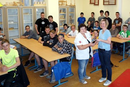 Erste–Hilfe–Kurs für die Zimmerer im ersten Lehrjahr