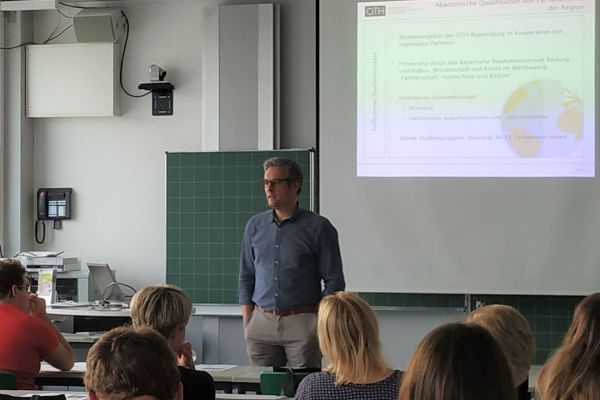 OTH an der BS Cham: Gut besuchte Inforeihe zum Bachelor "Soziale Arbeit"