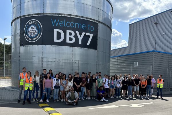 Abteilung Einzelhandel Betriebsbesichtigung im Logistikzentrum von Amazon