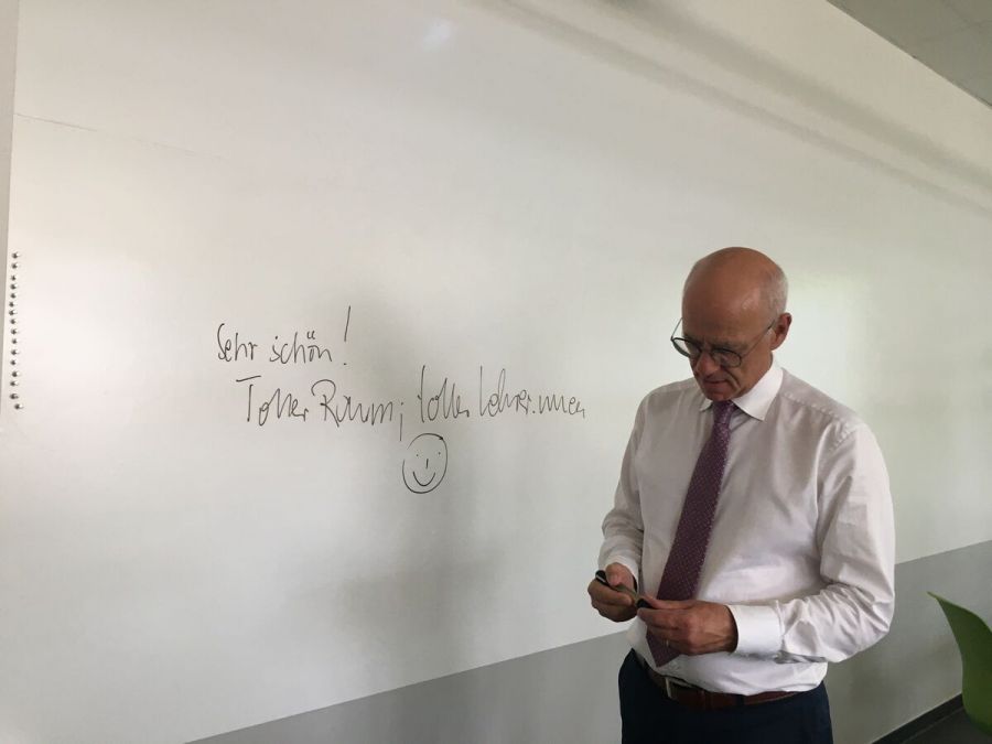 Schwer beeindruckt: Regierungspräsident & Ministerialdirigent