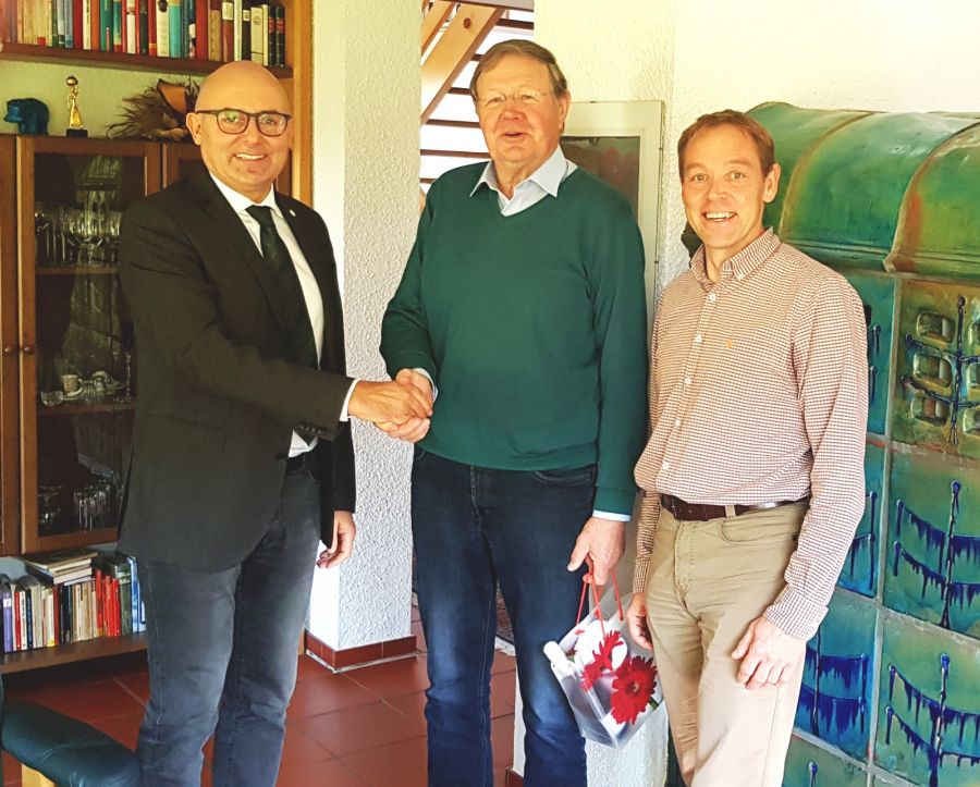 Berufsschule gratuliert Josef Wiedmann zum 75. Geburtstag