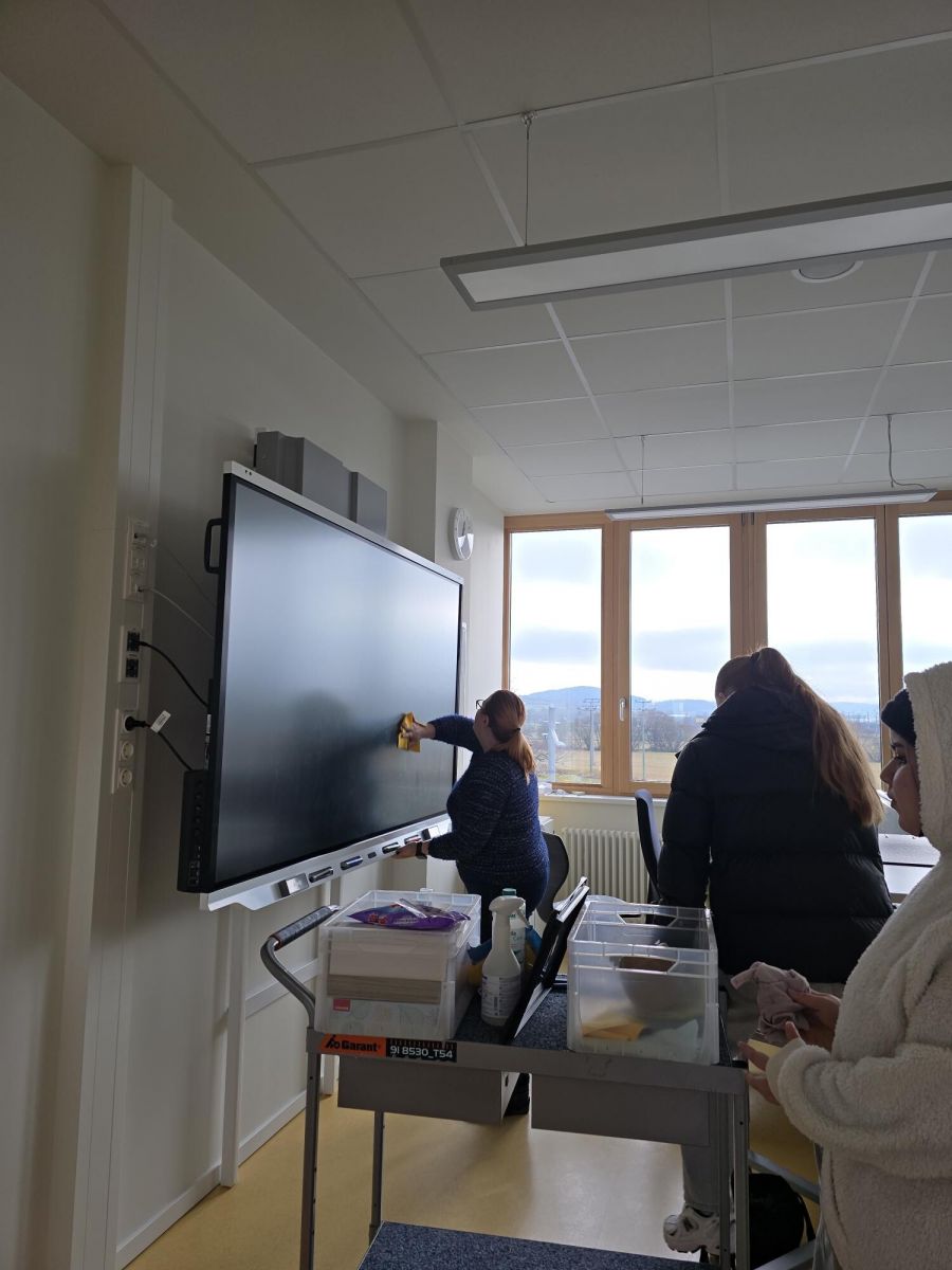 Aufräum- und Putzaktion im Einzelhandel