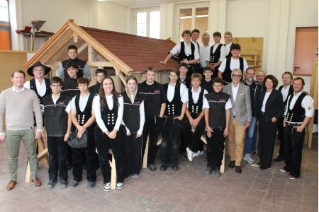 Außenstelle Furth im Wald: Begrüßung der Schüler im Berufsgrundschuljahr Zimmerer