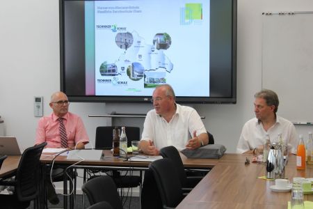 Delegation aus dem Landkreis Kronach in der neuen Berufsschule
