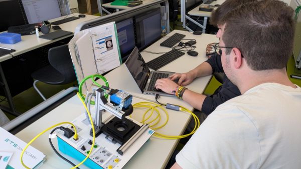 Teaching des Modells geschieht online