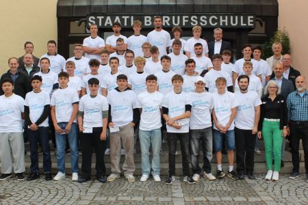 Außenstelle Furth im Wald: Begrüßung der neuen Auszubildenden in der Grundstufe Bau