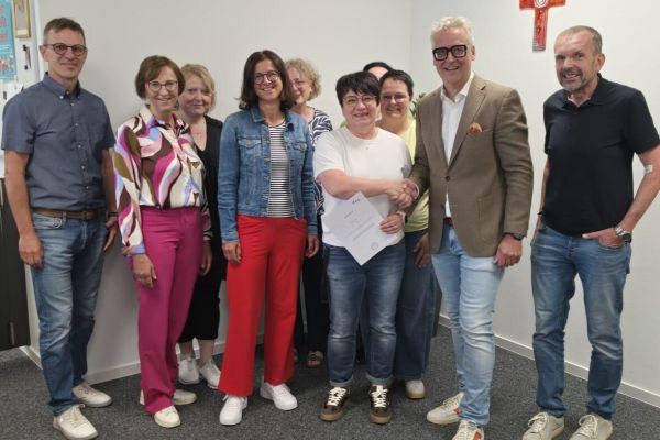 Qualifizierung zur Assistenz der Schulleitung - Gratulation an Bettina Valta!