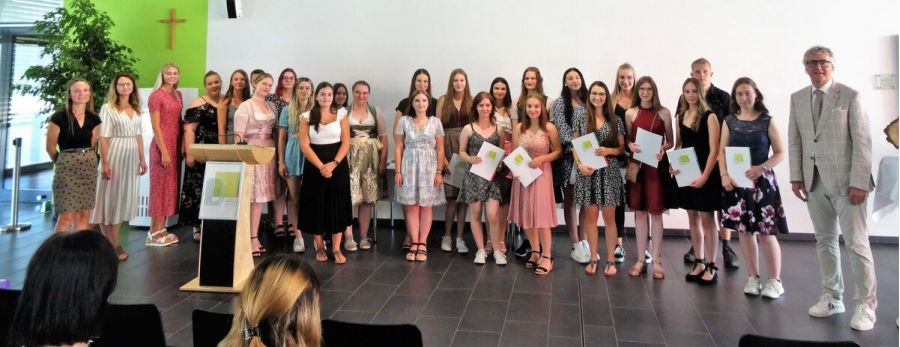 Abschlussfeier der Abteilung Wirtschaft und Verwaltung