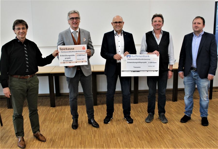 Entwicklungshilfe in Afrika mit 5.040 € unterstützt! Danke!