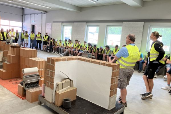 Außenstelle Furth im Wald: Klassenfahrt zu Schlagmann Poroton nach Zeilarn