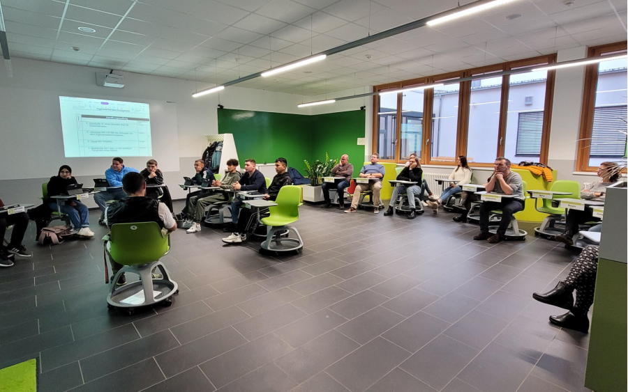 Zehn FachlehrerInnen zu Gast
