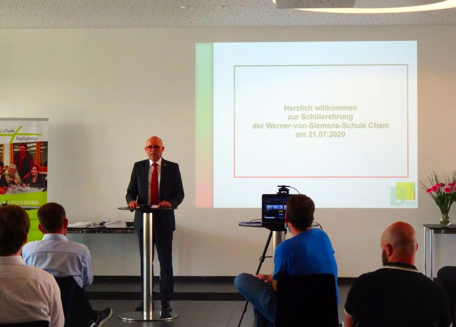 Ehrung der besten Absolventen des Schuljahres 2019/20