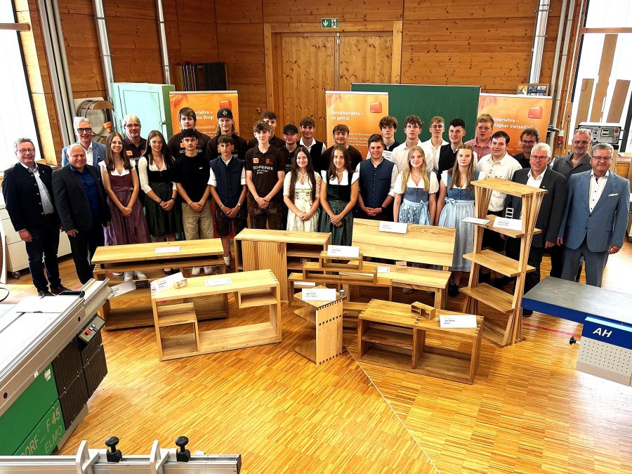 Außenstelle Furth im Wald: BGJ-Schreiner präsentieren beeindruckende Projektarbeiten