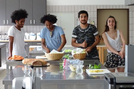 Junge Migranten trafen sich mit Maristen-Schülern