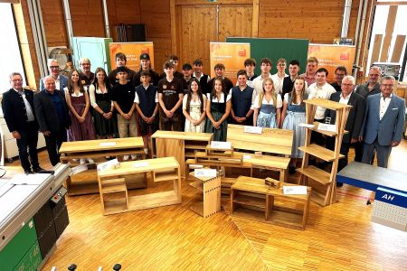 Außenstelle Furth im Wald: BGJ-Schreiner präsentieren beeindruckende Projektarbeiten