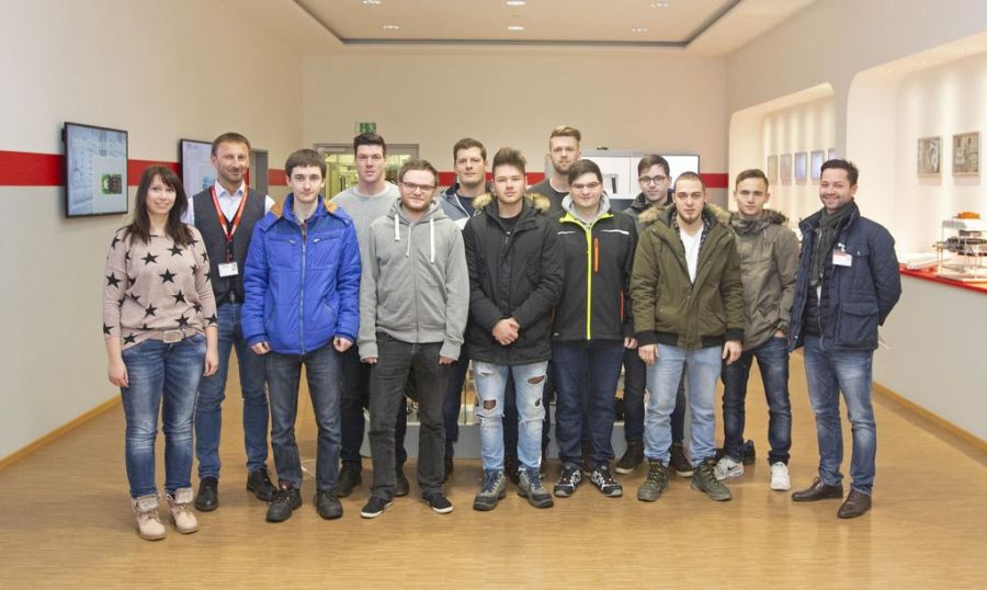 Theorie und Praxis Hand in Hand