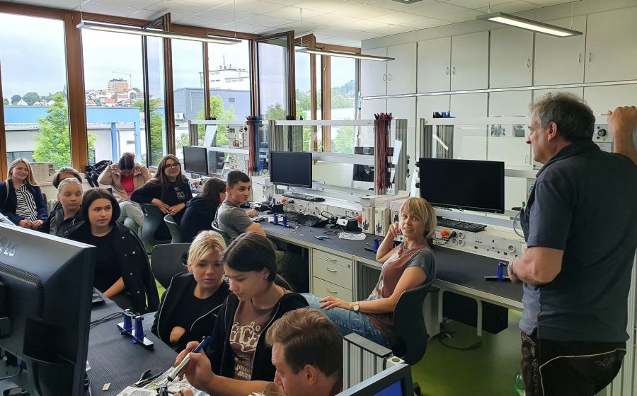 Herzlich Willkommen in der Elektroabteilung - Ласкаво просимо на електротехнічне відділення