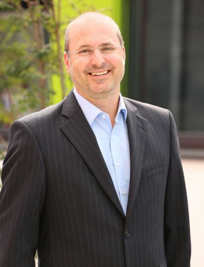 Stefan Treu Stefan Treu