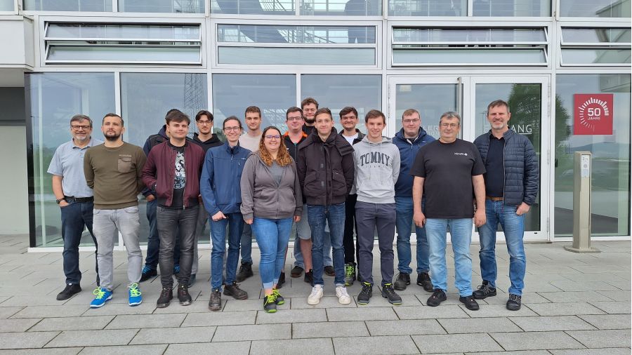 Technikerschule zu Besuch bei Müller Präzision GmbH