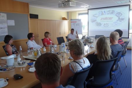 Lehrkräfte besuchten die Firma Zollner in Zandt