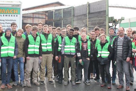 Massivholzplattenfertigung bei Firma Gmach