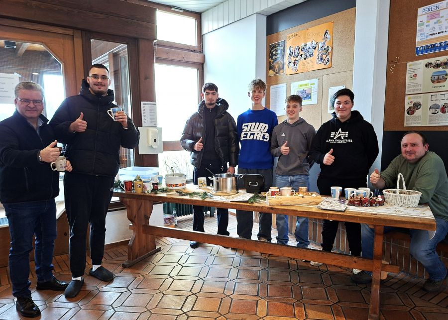 Außenstelle Furth im Wald: Adventlicher Weihnachtsverkauf für den guten Zweck!