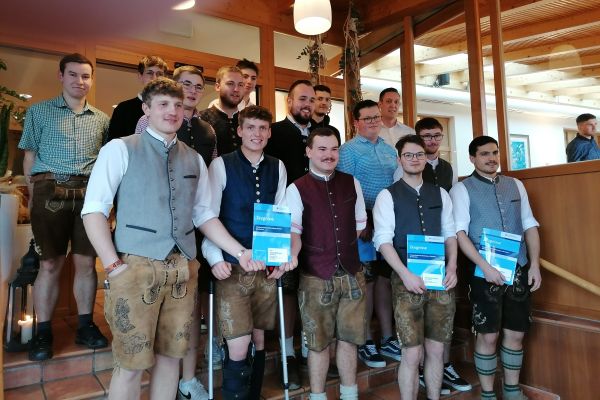 Lossprechungsfeier für unsere Elektroniker