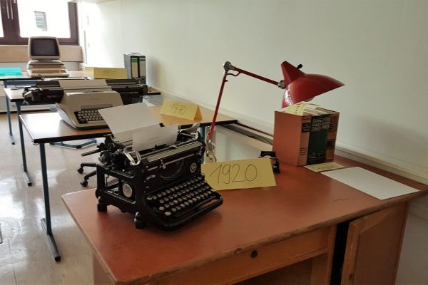 "I denk an Ergonomie! - Wer länger sitzt ist früher tot!"
