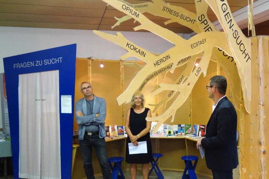 Ausstellungseröffnung "Einfach menschlich"
