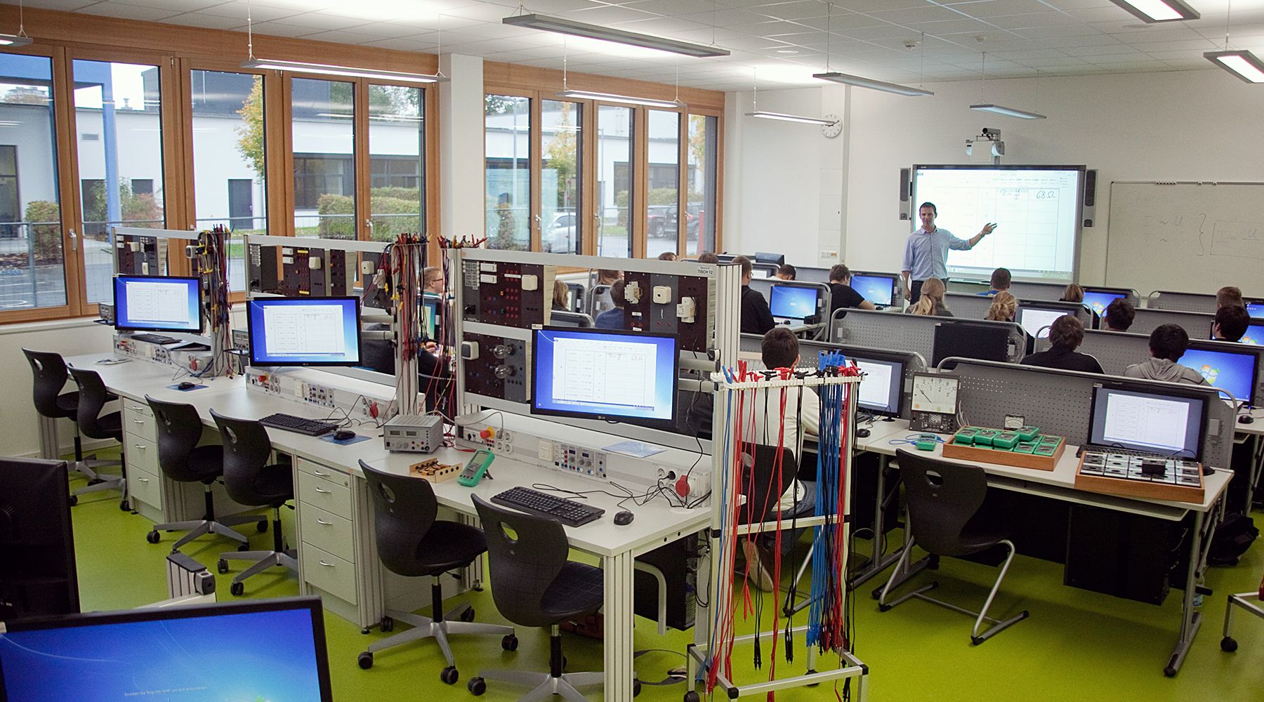Klassenzimmer in der Technikerschule für Maschinenbautechnik