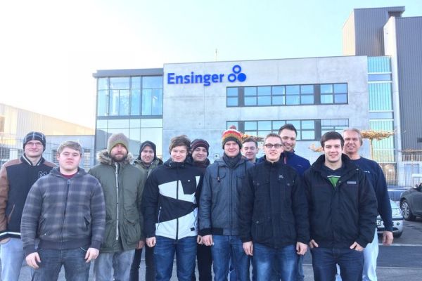 Ensinger gibt Technikerschülern Einblicke in die Fabrikplanung