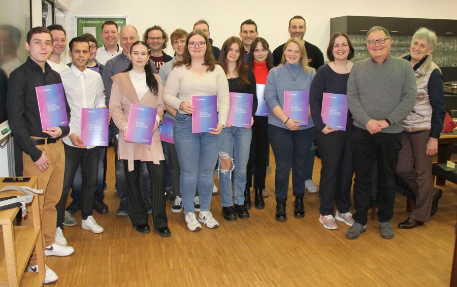 Zertifikatsverleihung an Erasmus-Praktikanten Südtirol 2022