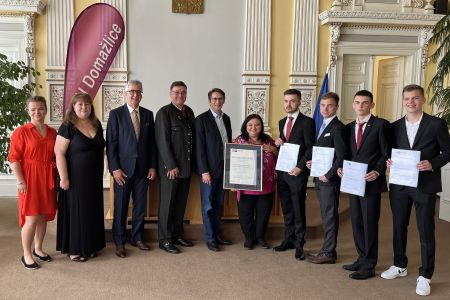 Zertifikatsverleihung an der Partnerschule in Domazlice