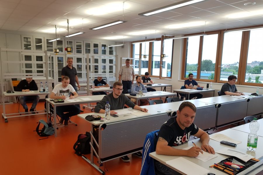 Techniker und Berufsschüler auf dem Weg zur Fachhochschulreife