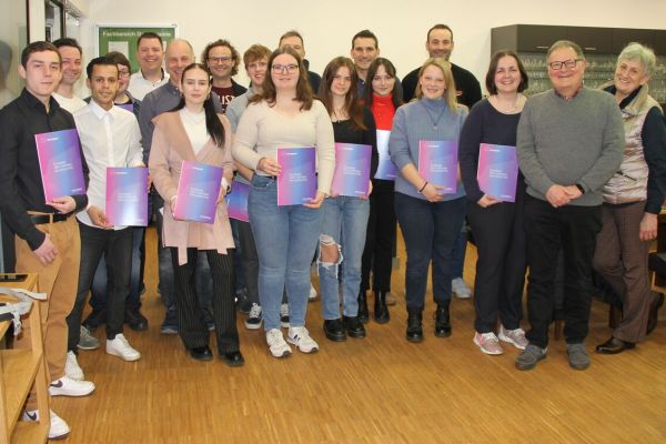 Zertifikatsverleihung an Erasmus-Praktikanten Südtirol 2022
