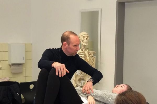 Med. Fachangestellte mobilisieren Patienten fachgerecht