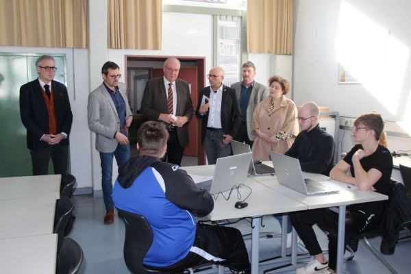 Hoher Besuch an der Außenstelle Roding